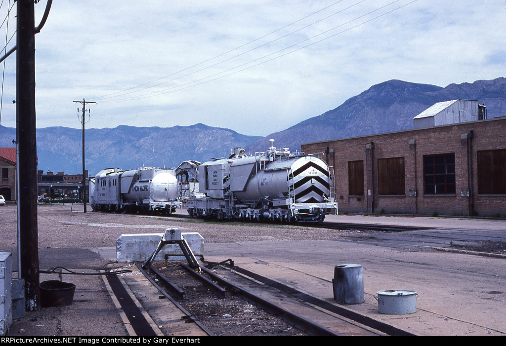 UP Crane #903037 - Union Pacific